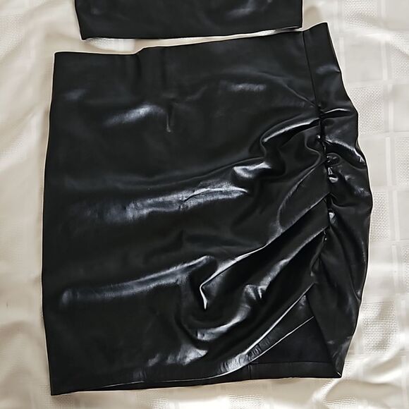 Zara Women's Faux Leather 2-Piece Crop Top & Side Ruffled Mini Skirt Black M/L - Picture 16 of 16